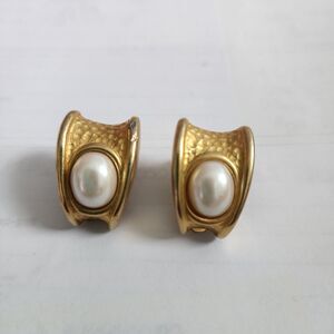 Vintage Givenchy Chunky Door Knocker Oval Faux Pearl Hammered Gold Tone Earrings